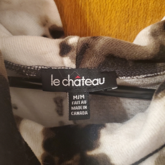 Clothing - Picture 4 of 10